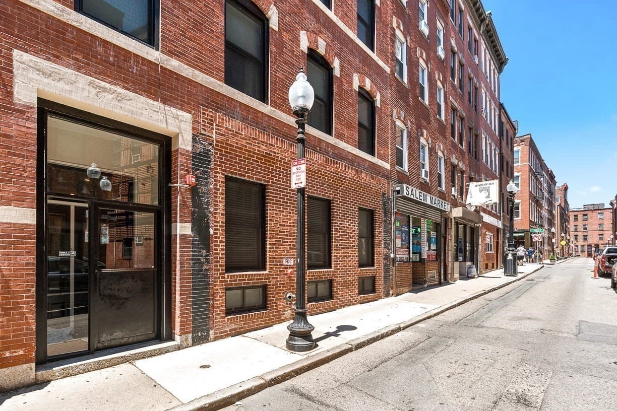Condominium at 166 Salem St # 8, Boston MA 02113, photo 19 of 19