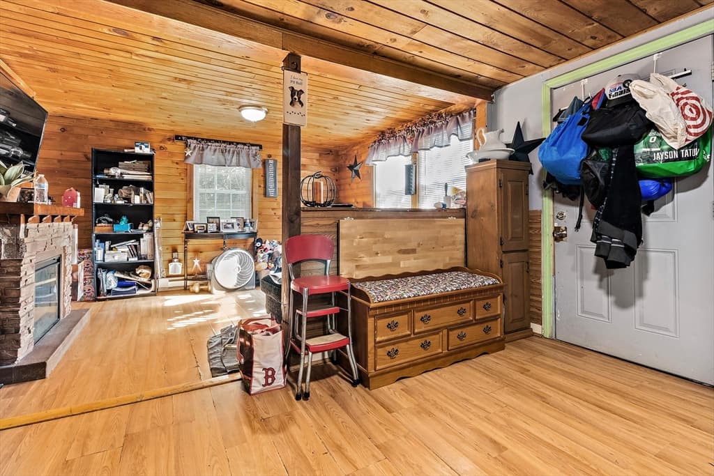 29 Newbury St, Worcester MA 01609 photo 13