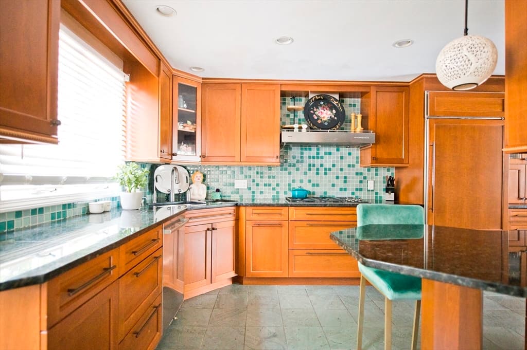 2 Family - 2 Units Up/Down at 16 Warren Ave, Newton MA 02465, Newton, photo 10 of 42
