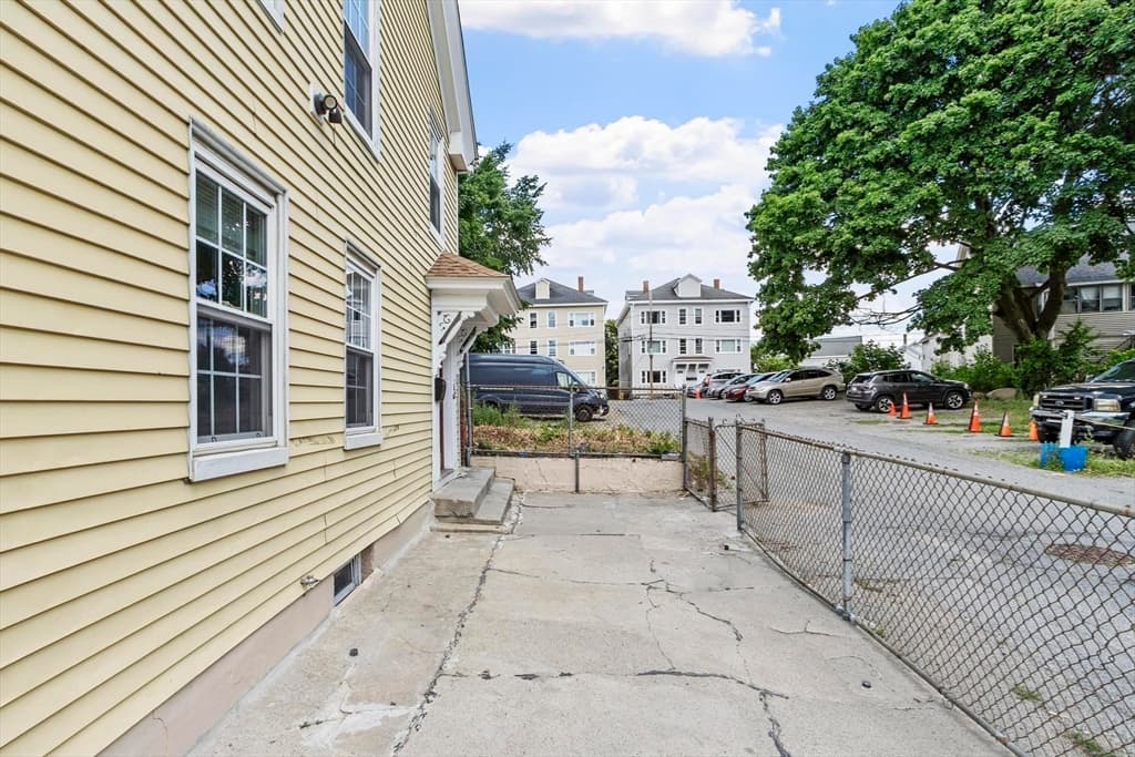 52 Auburn St, Lowell MA 01852 photo 37