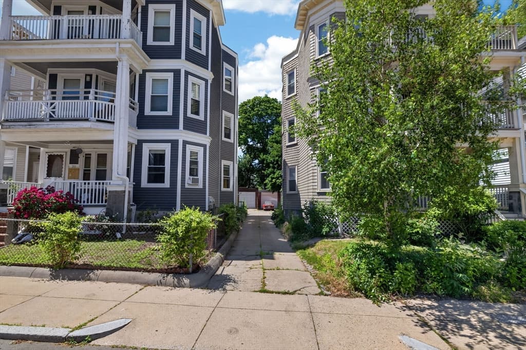 Condominium at 19 Rill St # 2, Boston MA 02125, photo 33 of 38