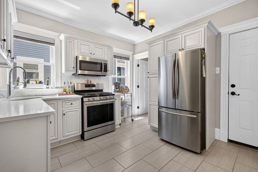 Condominium at 19 Rill St # 2, Boston MA 02125, photo 15 of 38