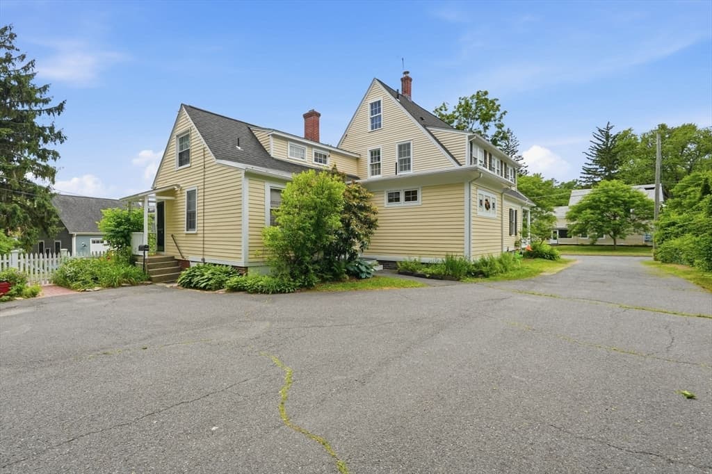 3 Family at 55-57 High St, Amherst MA 01002, Amherst, photo 2 of 41
