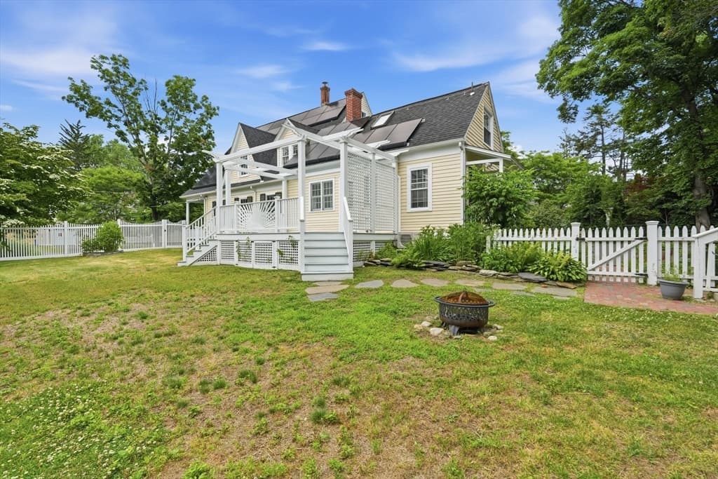 3 Family at 55-57 High St, Amherst MA 01002, Amherst, photo 5 of 41