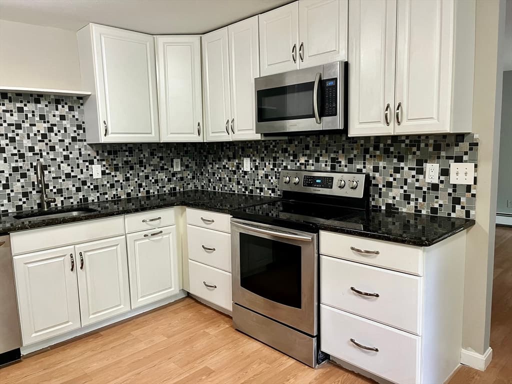 1600 Skyline Dr # 6, Lowell MA 01854 photo 7
