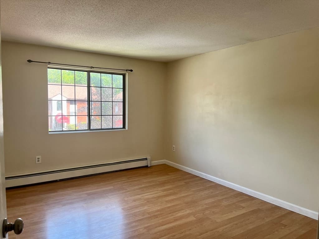 1600 Skyline Dr # 6, Lowell MA 01854 photo 18