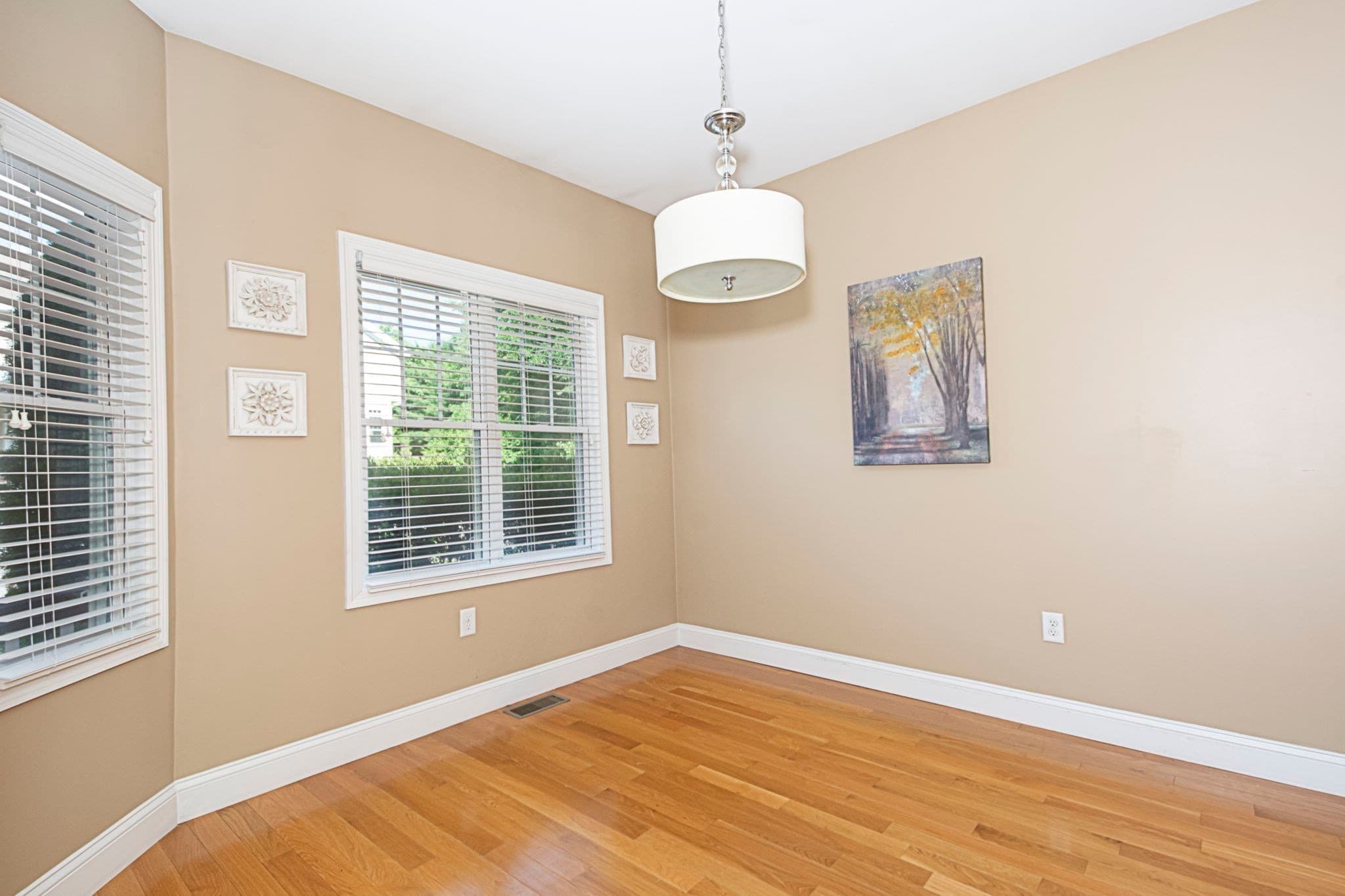 Condominium at 70 Lincoln Ln # 70, Grafton MA 01536, photo 12 of 40