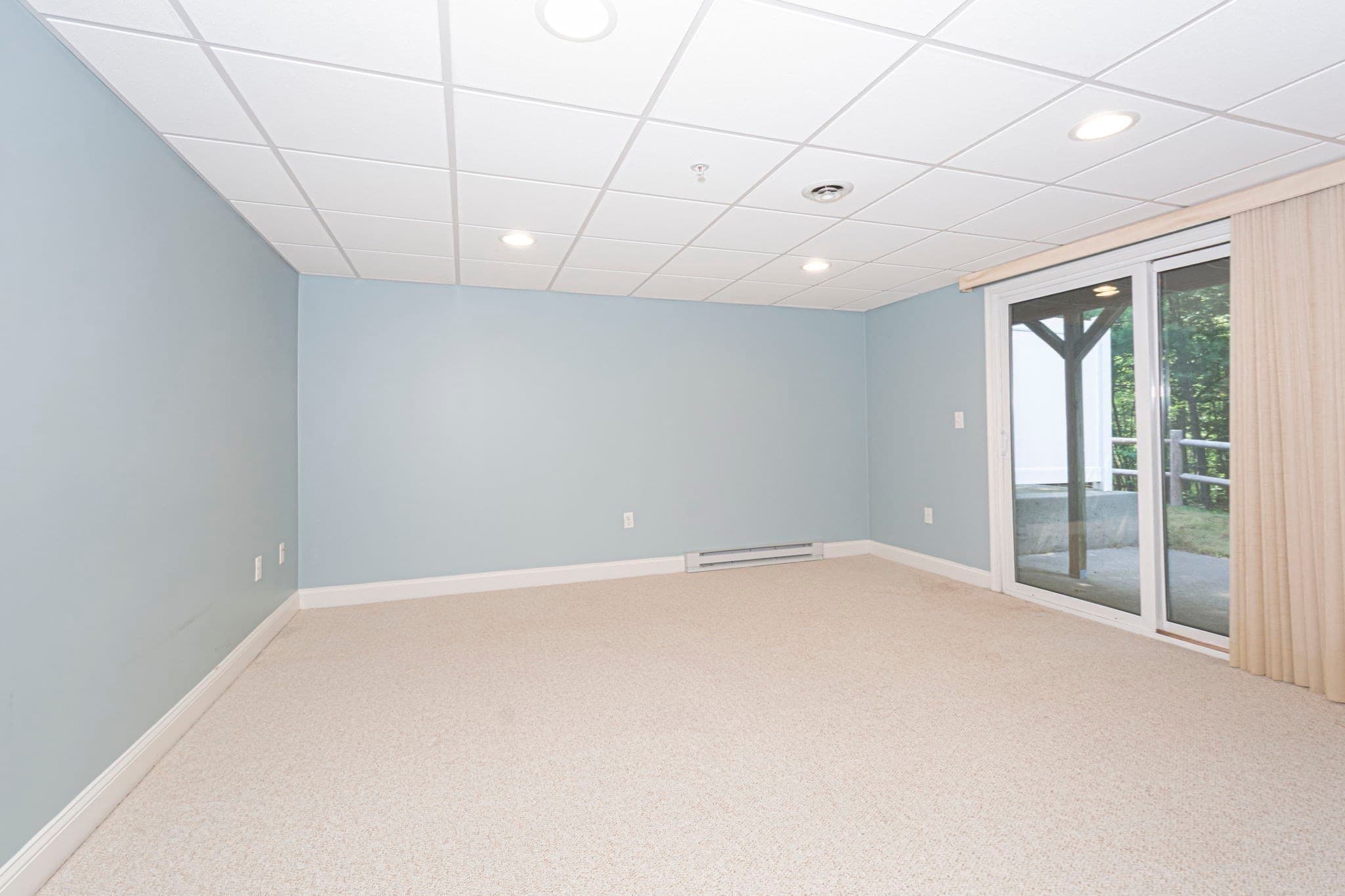 Condominium at 70 Lincoln Ln # 70, Grafton MA 01536, photo 34 of 40