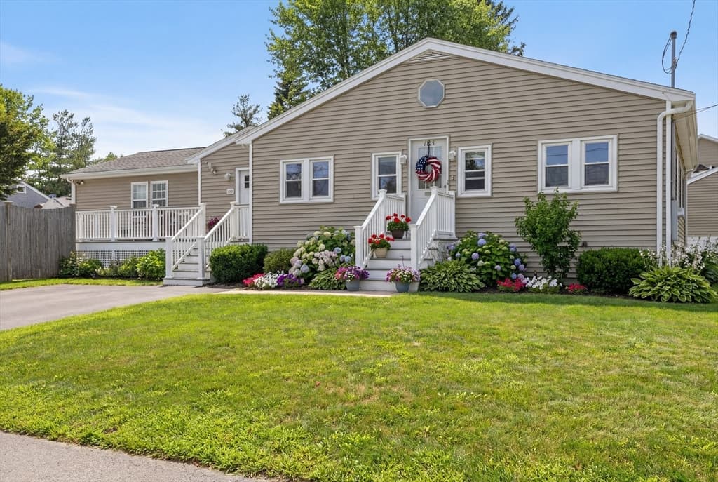 165 Lake Shore Dr, Weymouth MA 02189