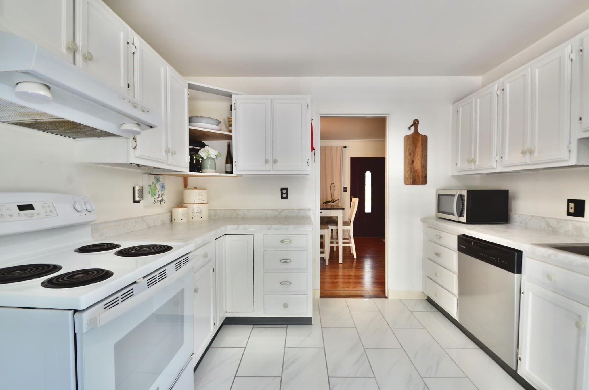 Single Family Residence at 1617 Providence Rd, Northbridge MA 01534, photo 17 of 32