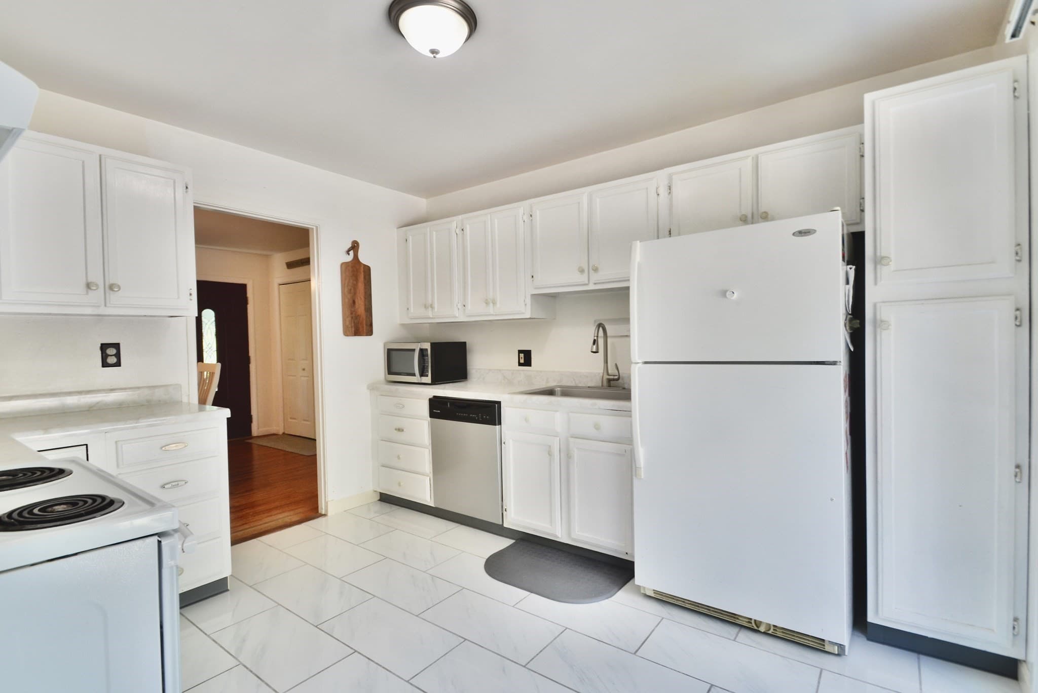 Single Family Residence at 1617 Providence Rd, Northbridge MA 01534, photo 18 of 32