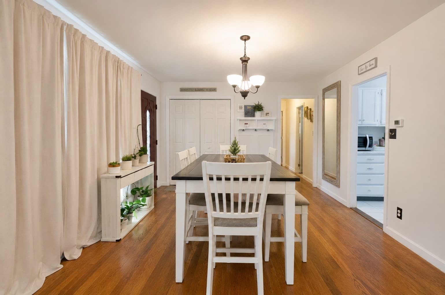 Single Family Residence at 1617 Providence Rd, Northbridge MA 01534, photo 8 of 32