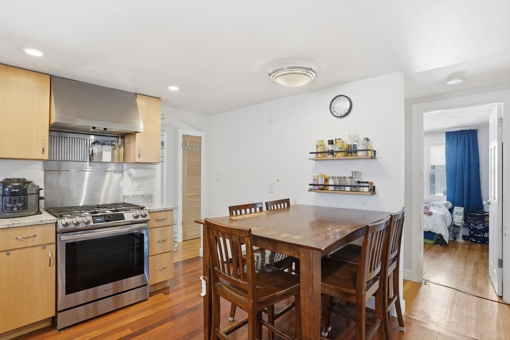 100 Westland Ave, Newton MA 02465 photo 16