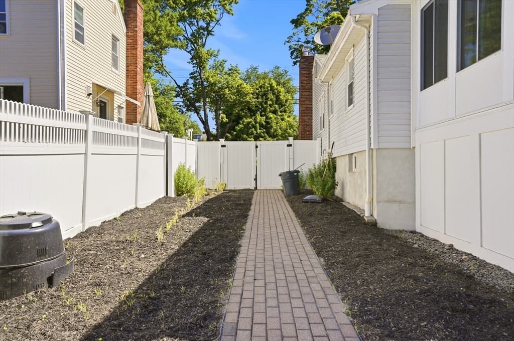 100 Westland Ave, Newton MA 02465 photo 8