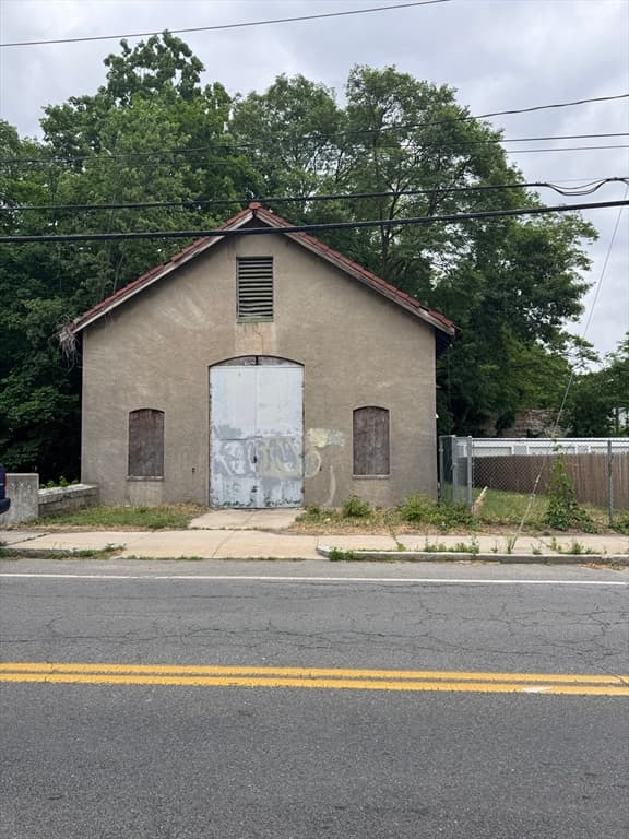 138 Perkins Ave, Brockton MA 02303