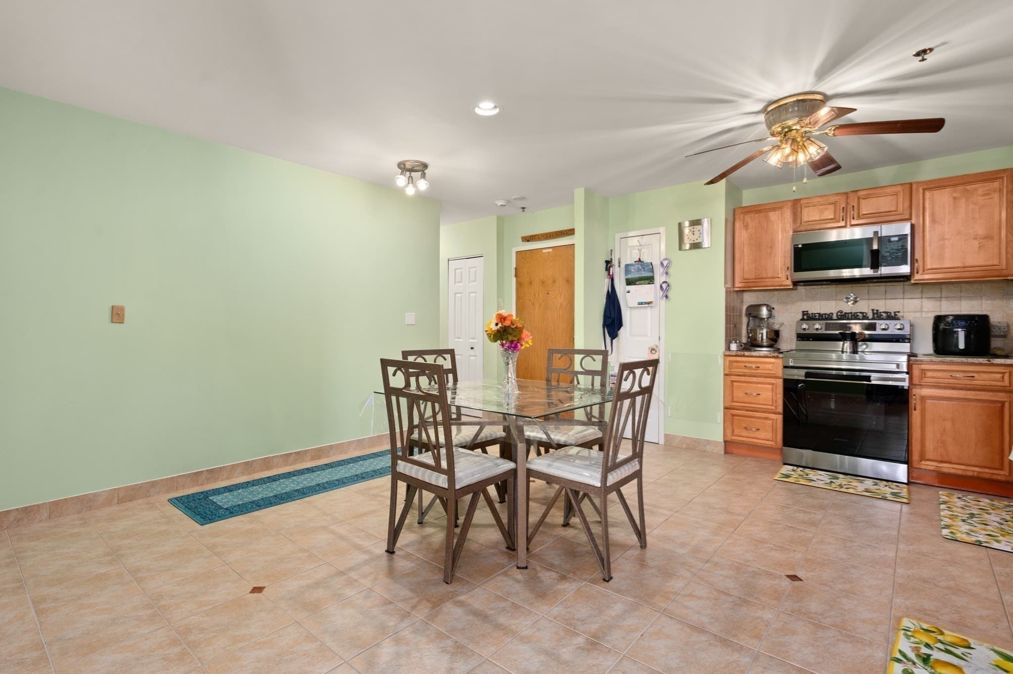 Condominium at 474 Revere Beach Blvd # 404, Revere MA 02151, photo 7 of 17
