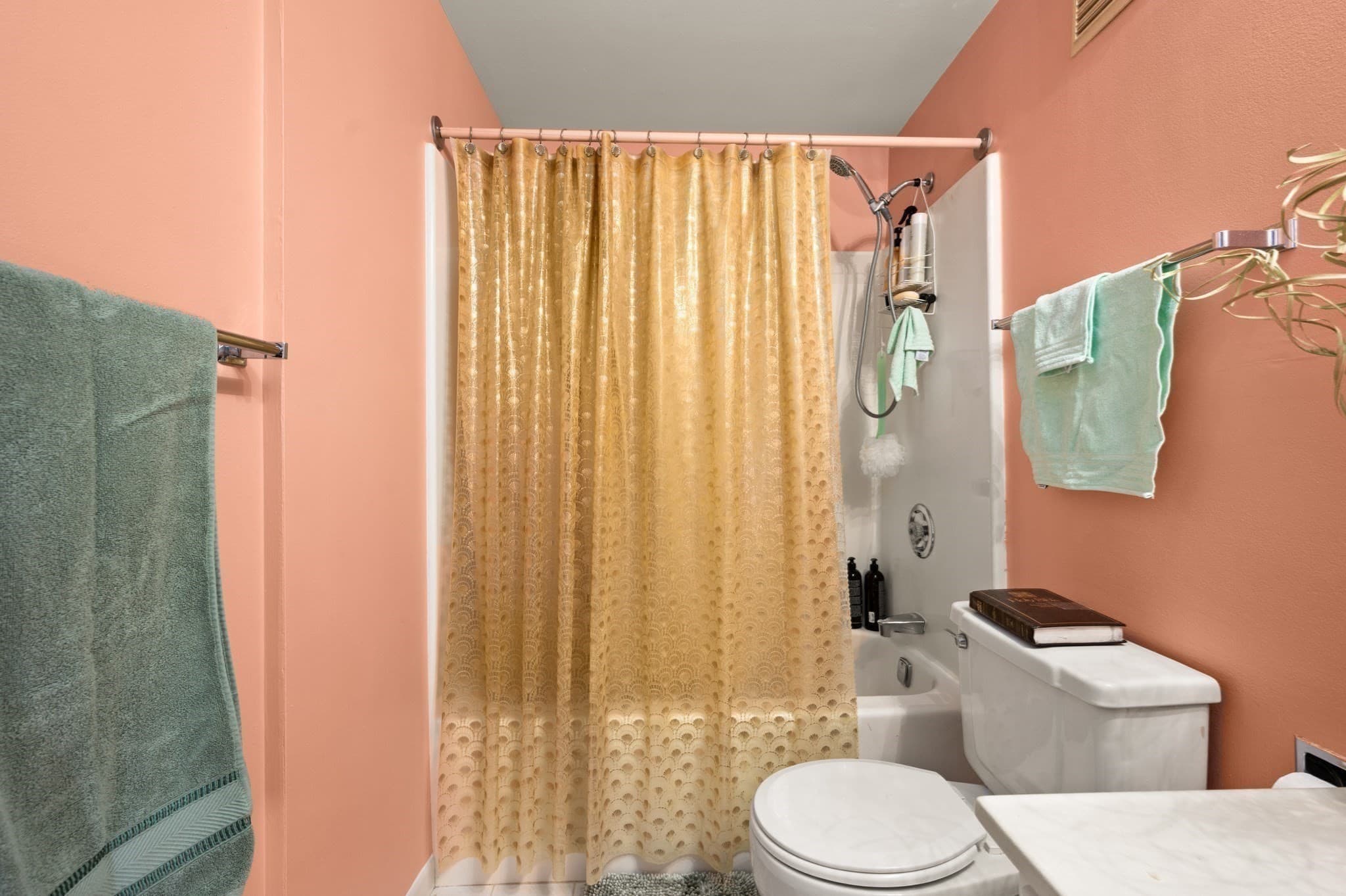 Condominium at 474 Revere Beach Blvd # 404, Revere MA 02151, photo 10 of 17