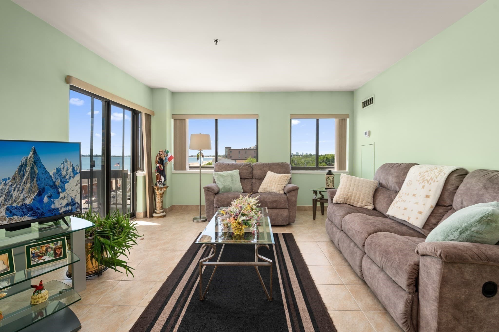 Condominium at 474 Revere Beach Blvd # 404, Revere MA 02151, photo 4 of 17
