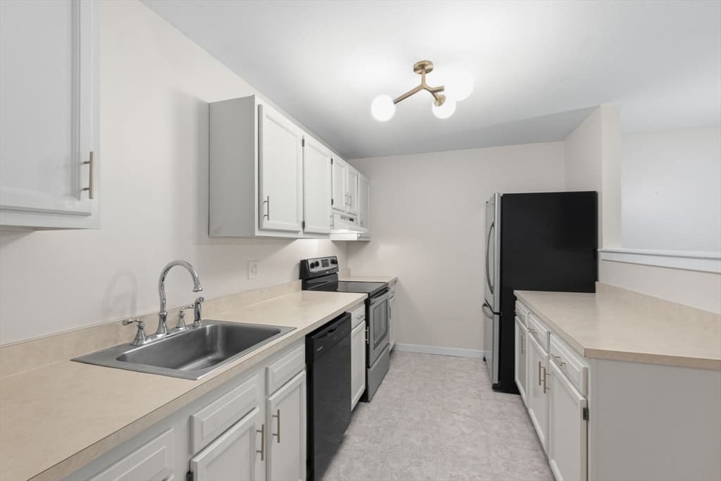 Condominium at 44 Evergreen Rd # 302, Northampton MA 01053, Northampton, photo 10 of 28