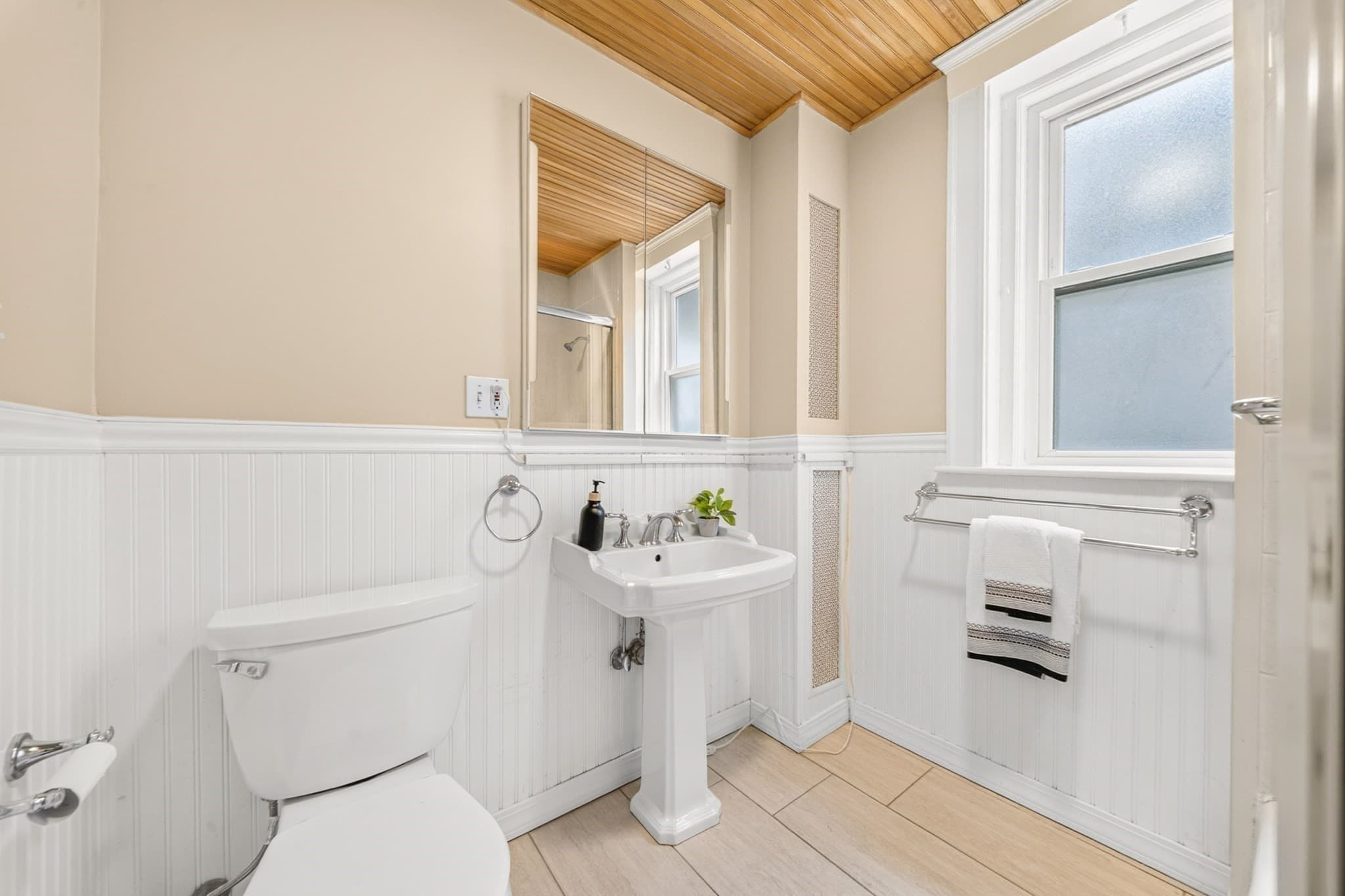 Condominium at 551 Brookline Ave # 4, Brookline MA 02445, photo 12 of 17