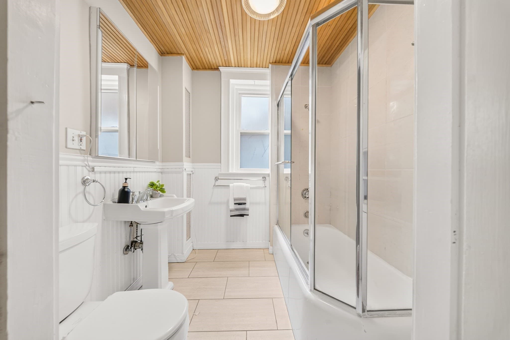 Condominium at 551 Brookline Ave # 4, Brookline MA 02445, photo 11 of 17