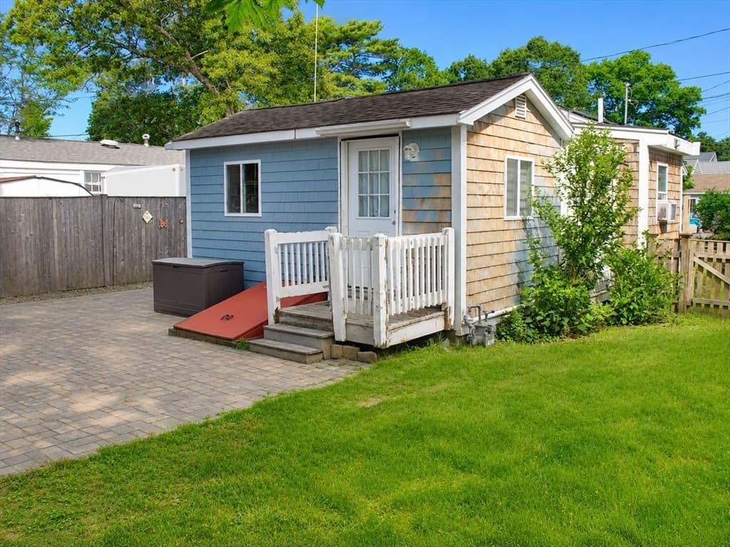 9 Medina Dr, Wareham MA 02571 photo 3