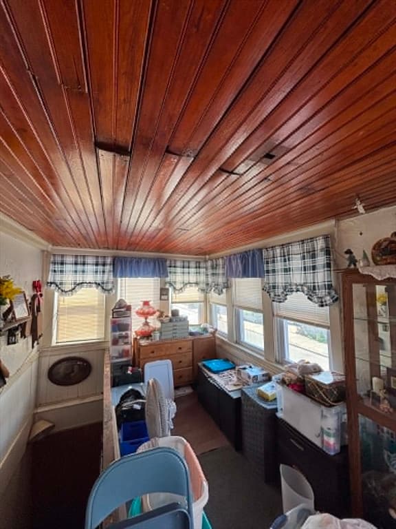 Single Family Residence at 148 Hamlet St, Fall River MA 02724, photo 6 of 11