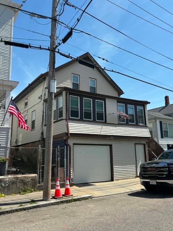 148 Hamlet St, Fall River MA 02724
