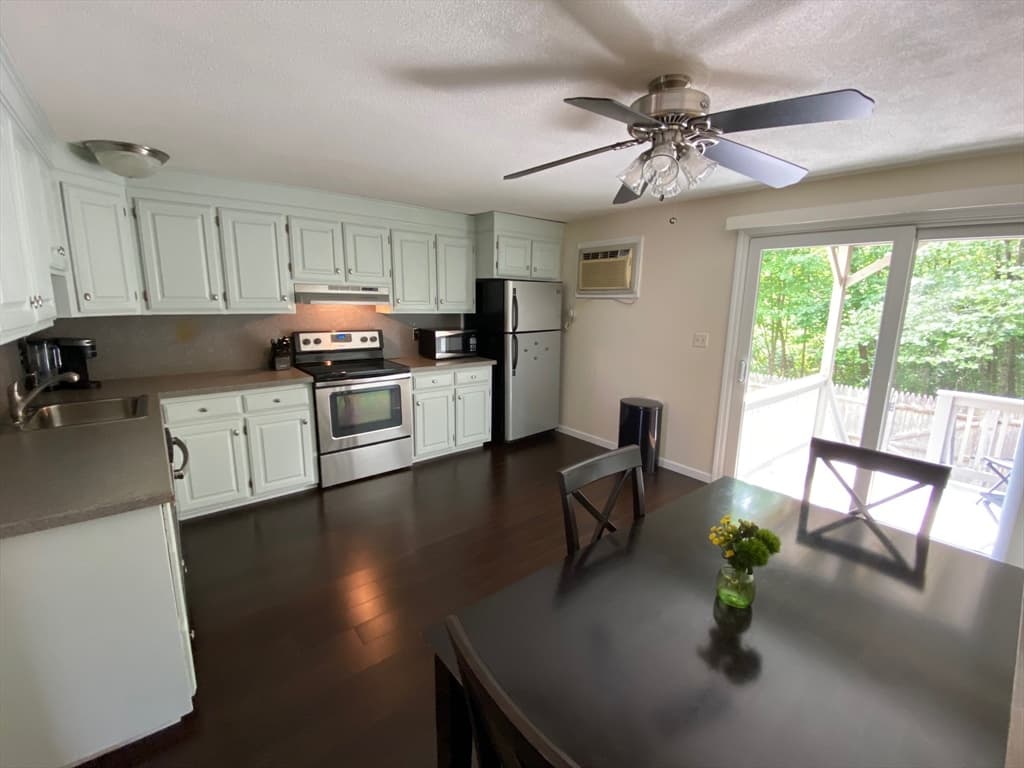 Condominium at 28 Douglas Dr # 28, East Bridgewater MA 02333, East Bridgewater, photo 6 of 23