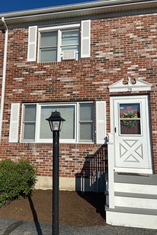 28 Douglas Dr # 28, East Bridgewater MA 02333