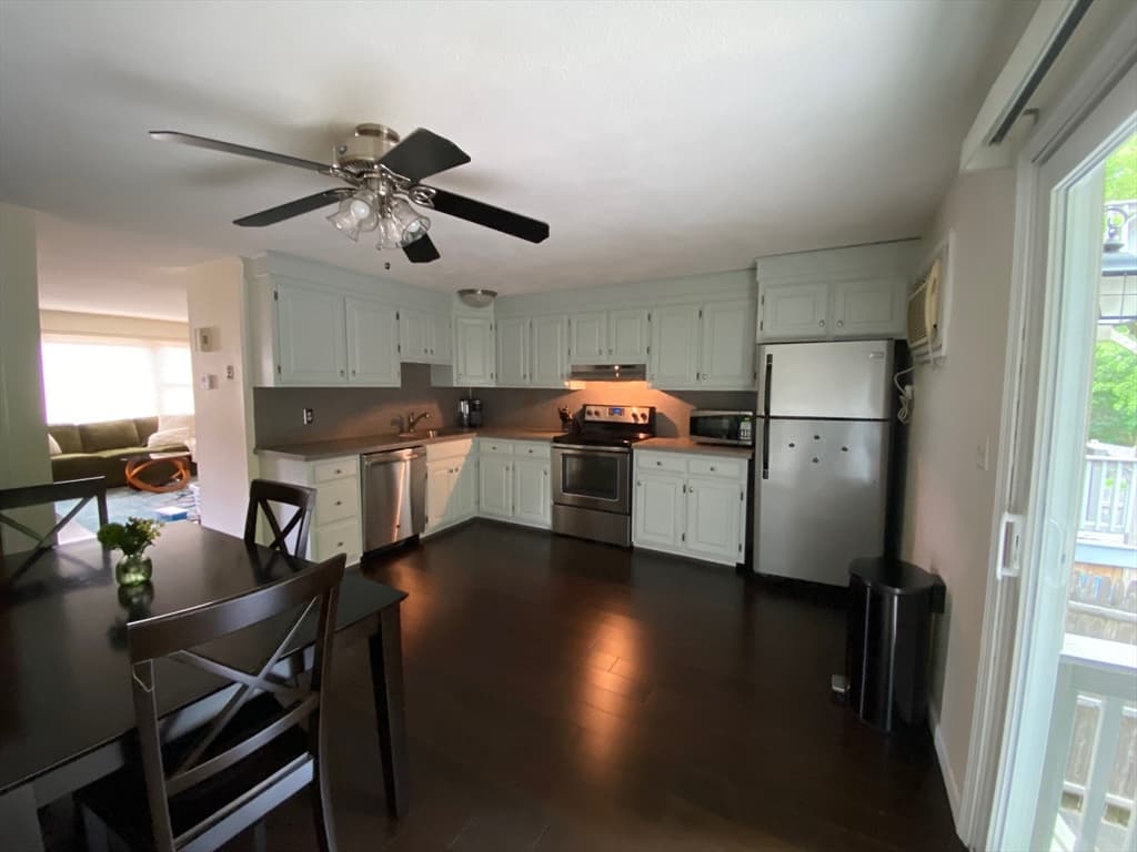 Condominium at 28 Douglas Dr # 28, East Bridgewater MA 02333, East Bridgewater, photo 5 of 23