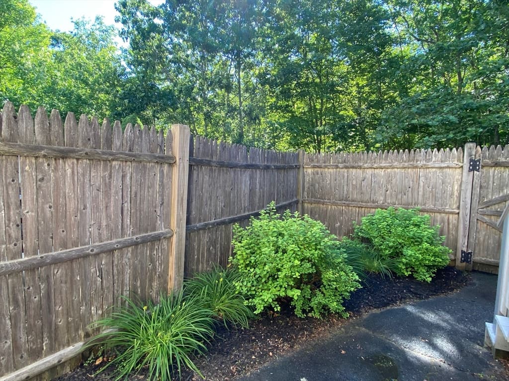 Condominium at 28 Douglas Dr # 28, East Bridgewater MA 02333, East Bridgewater, photo 8 of 23