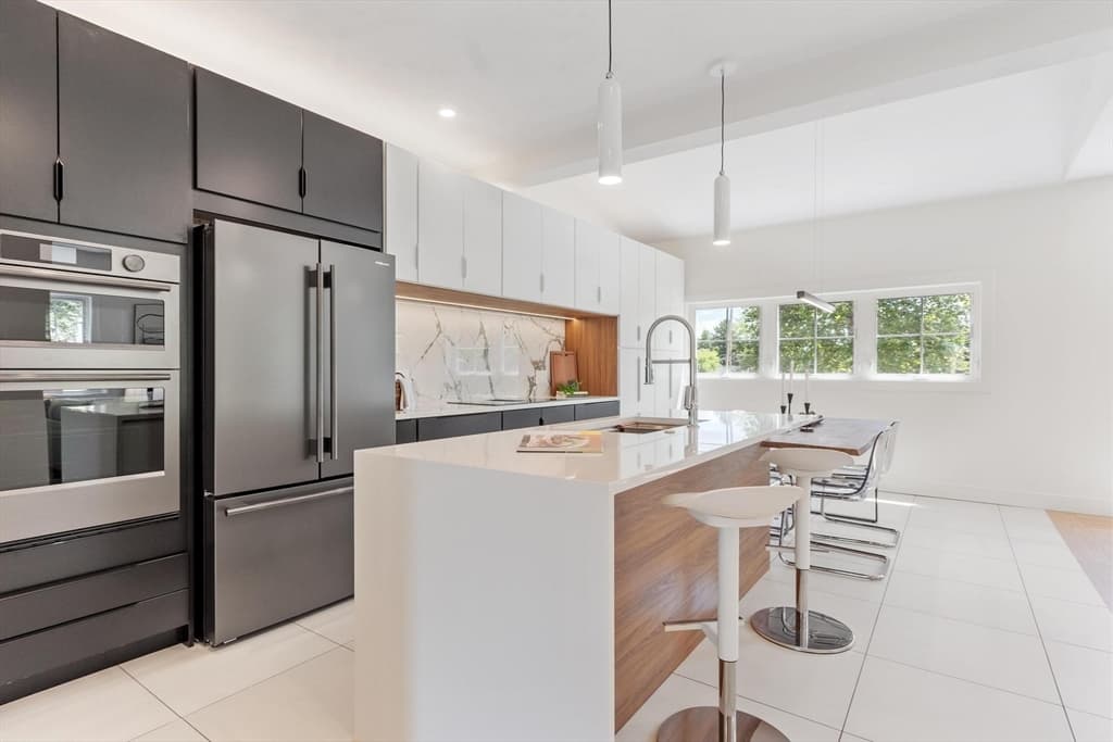 58 Neillian Street, Bedford MA 01730 photo 4