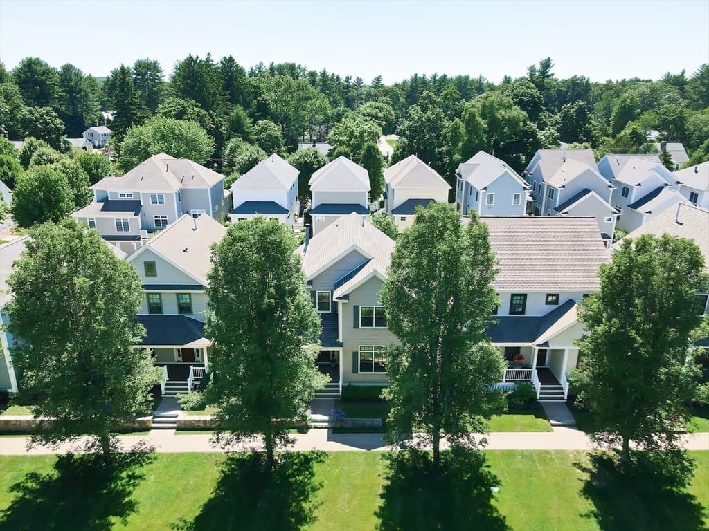 Condominium at 29 Maple Lane # 29, Medfield MA 02052, Medfield, photo 40 of 42