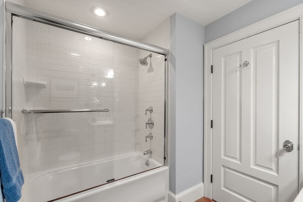 Condominium at 29 Maple Lane # 29, Medfield MA 02052, Medfield, photo 25 of 42