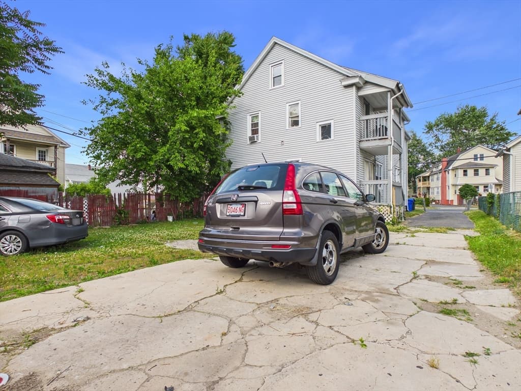 Multi Family at 634-636 Dickinson St, Springfield MA 01108, Springfield, photo 4 of 5