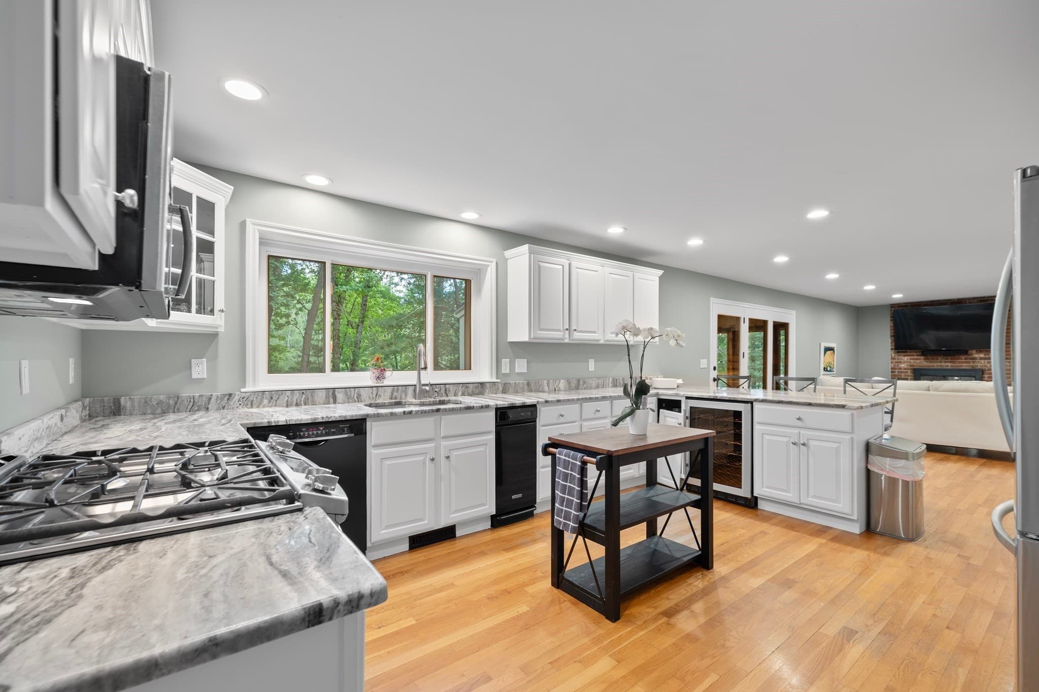 Single Family Residence at 10 Fieldstone Way, Boxford MA 01921, Boxford, photo 6 of 42