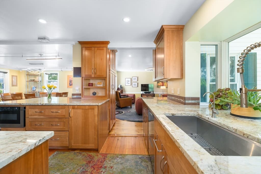 Condominium at 84 Granite St # 84, Rockport MA 01966, Rockport, photo 9 of 38