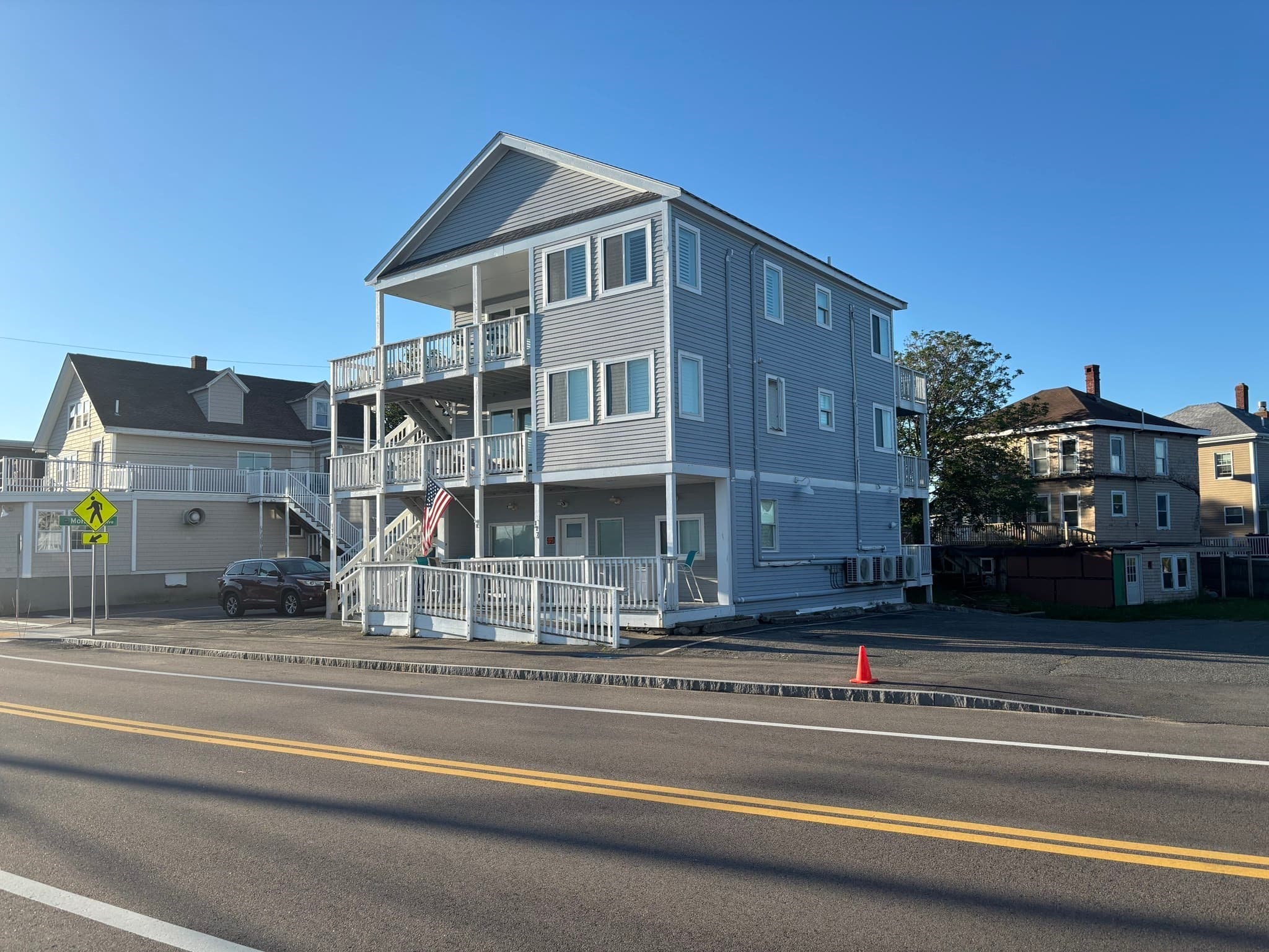 3 Family at 179 Atlantic Ave, Hull MA 02045, photo 2 of 33