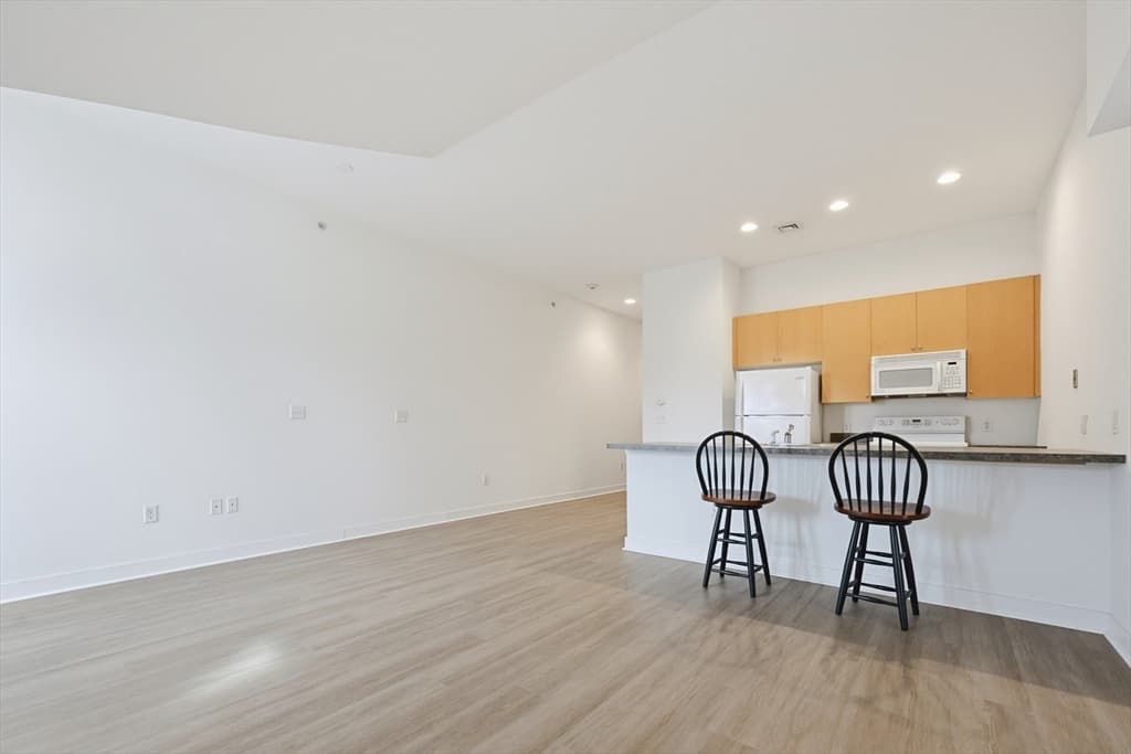 72 Ashland St # 408, Malden MA 02148 photo 17