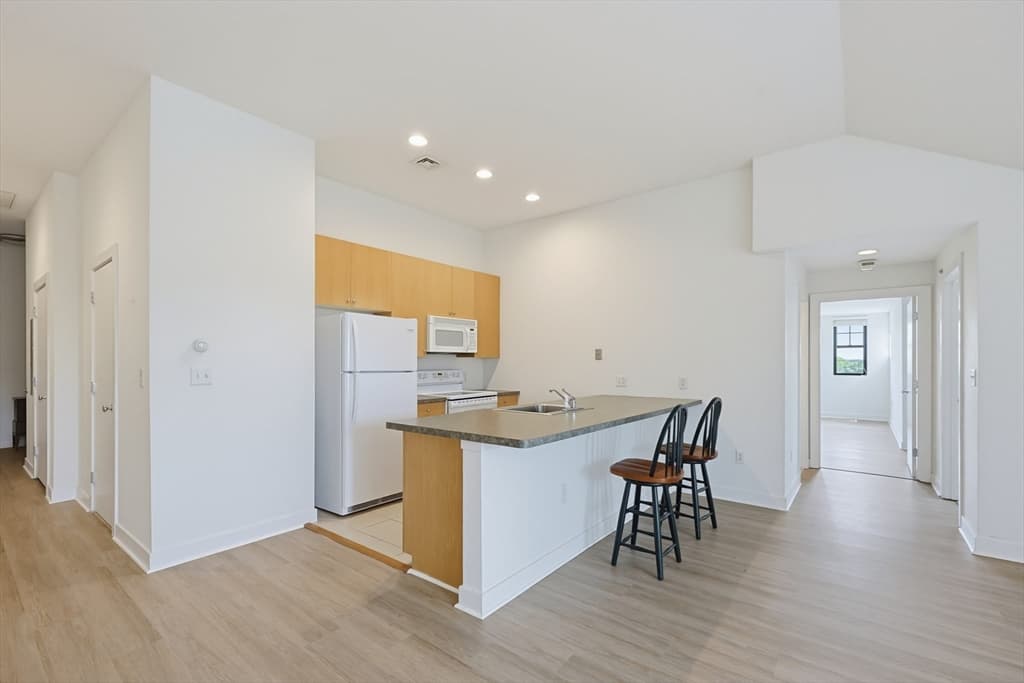 72 Ashland St # 408, Malden MA 02148 photo 7