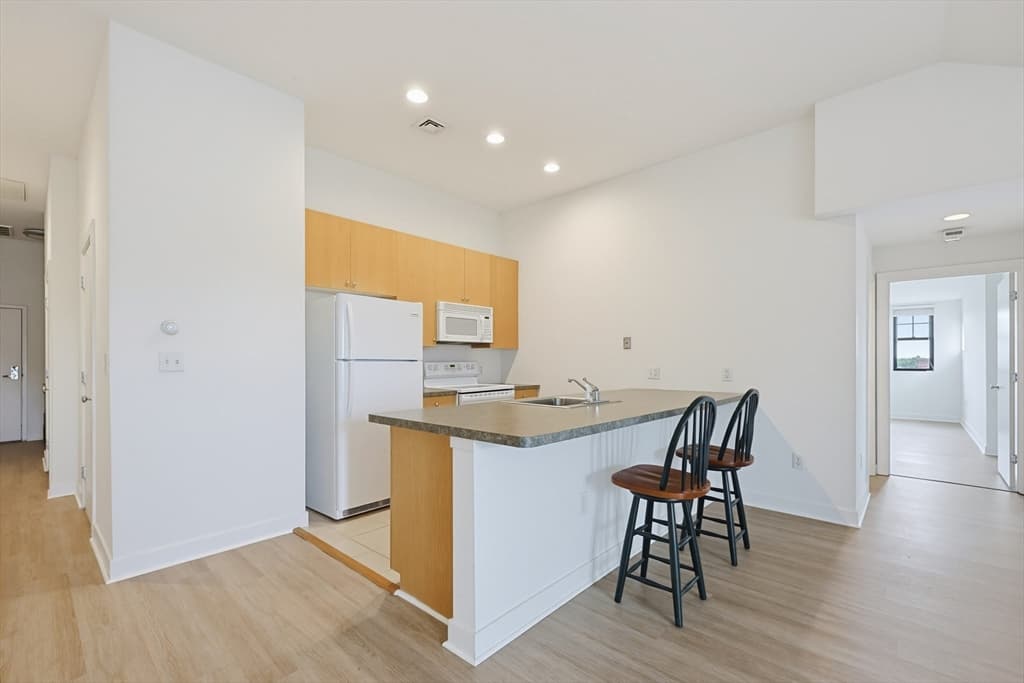 72 Ashland St # 408, Malden MA 02148 photo 18