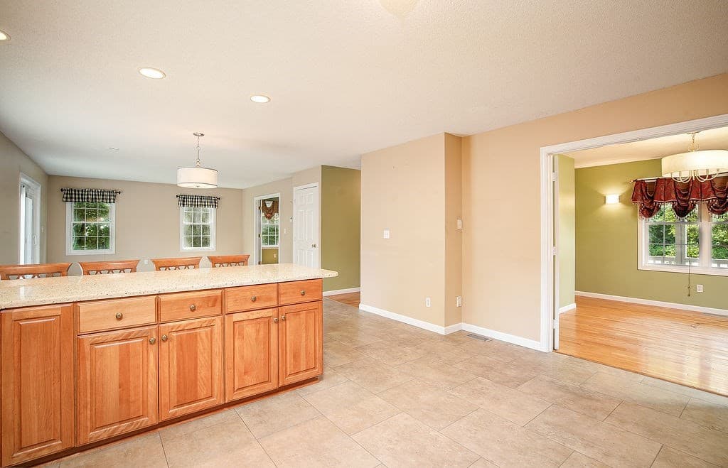 Single Family Residence at 58 San Souci Drive, South Hadley MA 01075, photo 13 of 41