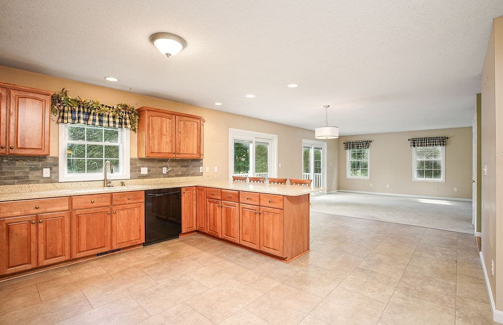 Single Family Residence at 58 San Souci Drive, South Hadley MA 01075, photo 12 of 41