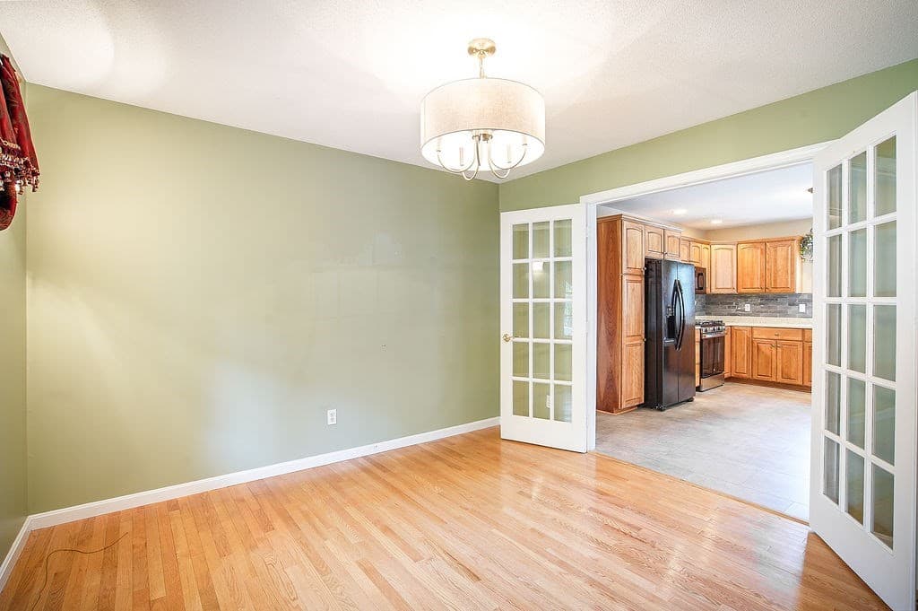 Single Family Residence at 58 San Souci Drive, South Hadley MA 01075, photo 7 of 41