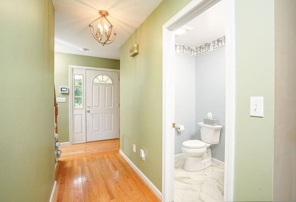 Single Family Residence at 58 San Souci Drive, South Hadley MA 01075, photo 9 of 41