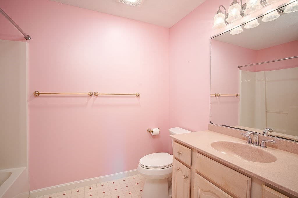 Single Family Residence at 58 San Souci Drive, South Hadley MA 01075, photo 31 of 41