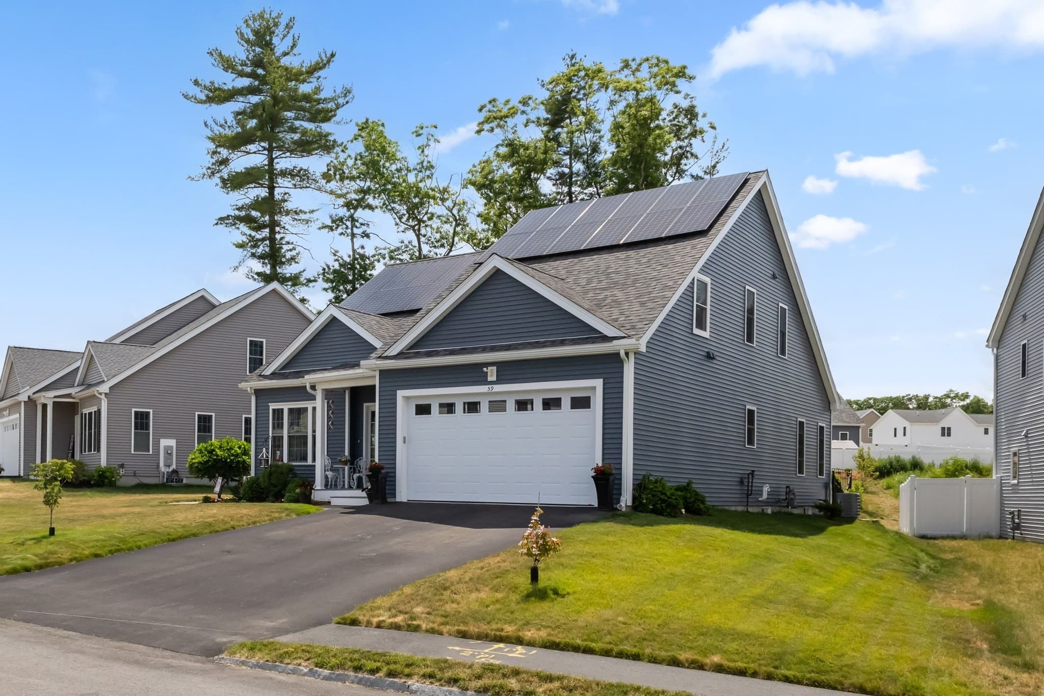 Single Family Residence at 59 Tea Party Drive, Uxbridge MA 01569, photo 2 of 39