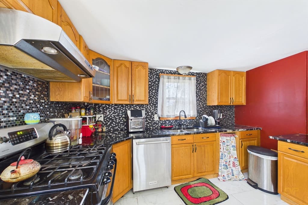 7 Wayne St, Fairhaven MA 02719 photo 14