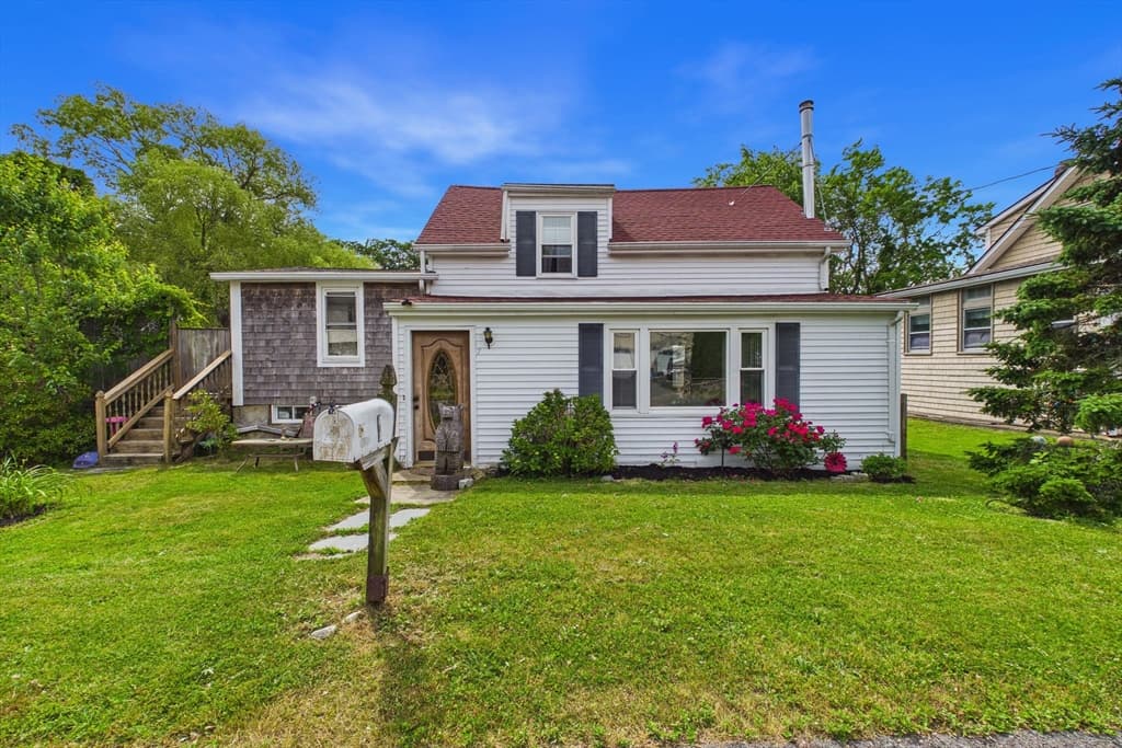 7 Wayne St, Fairhaven MA 02719 photo 4